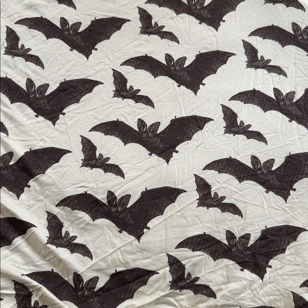 Kate Quinn Bat Crib Sheet